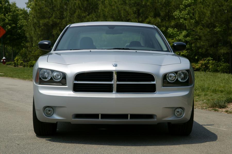  Dodge Charger R/T 2005 года  (фото 28 из 81)